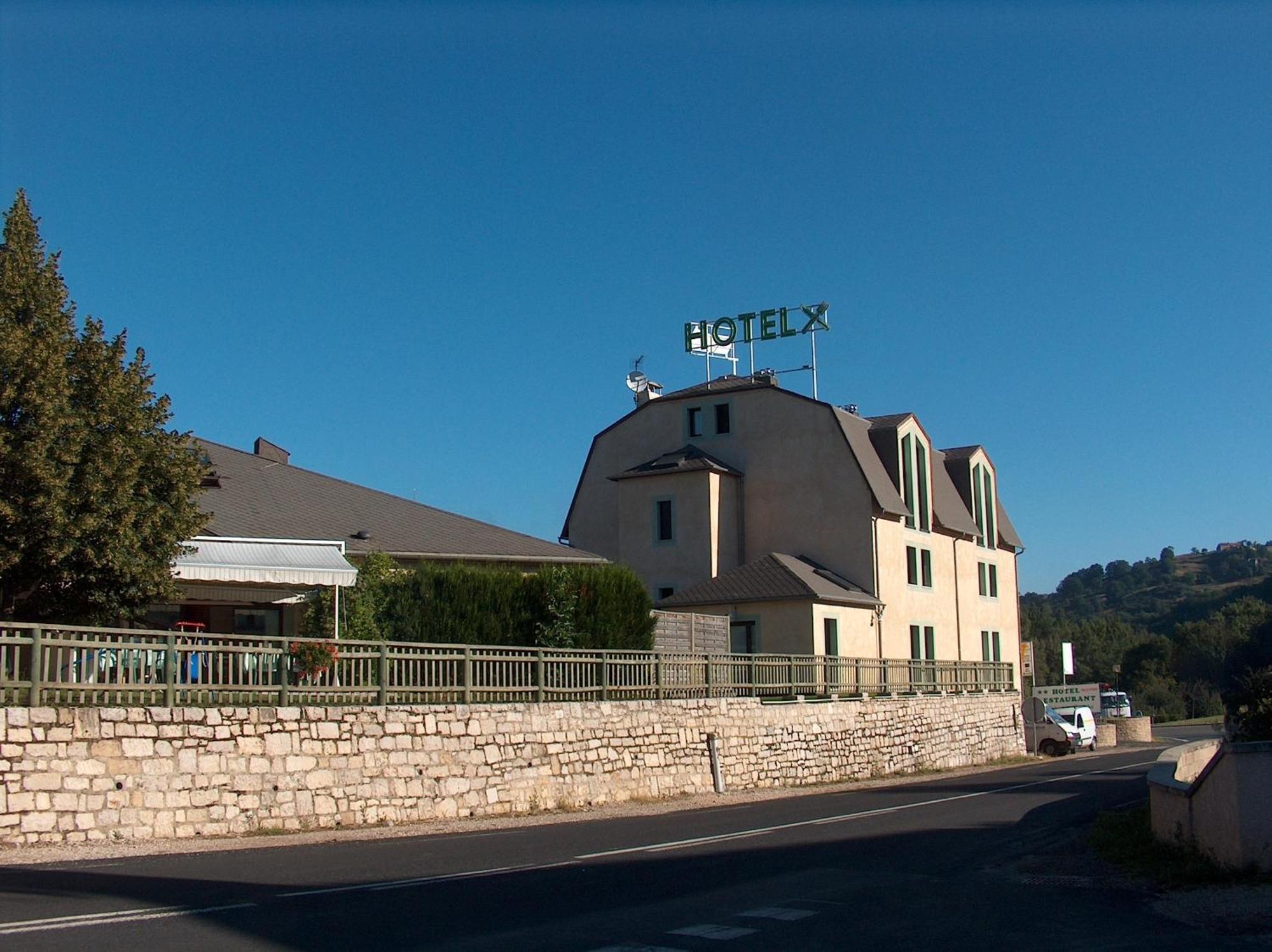 Hotel-Restaurant Le Calice Du Gevaudan - A75 Banassac Zewnętrze zdjęcie
