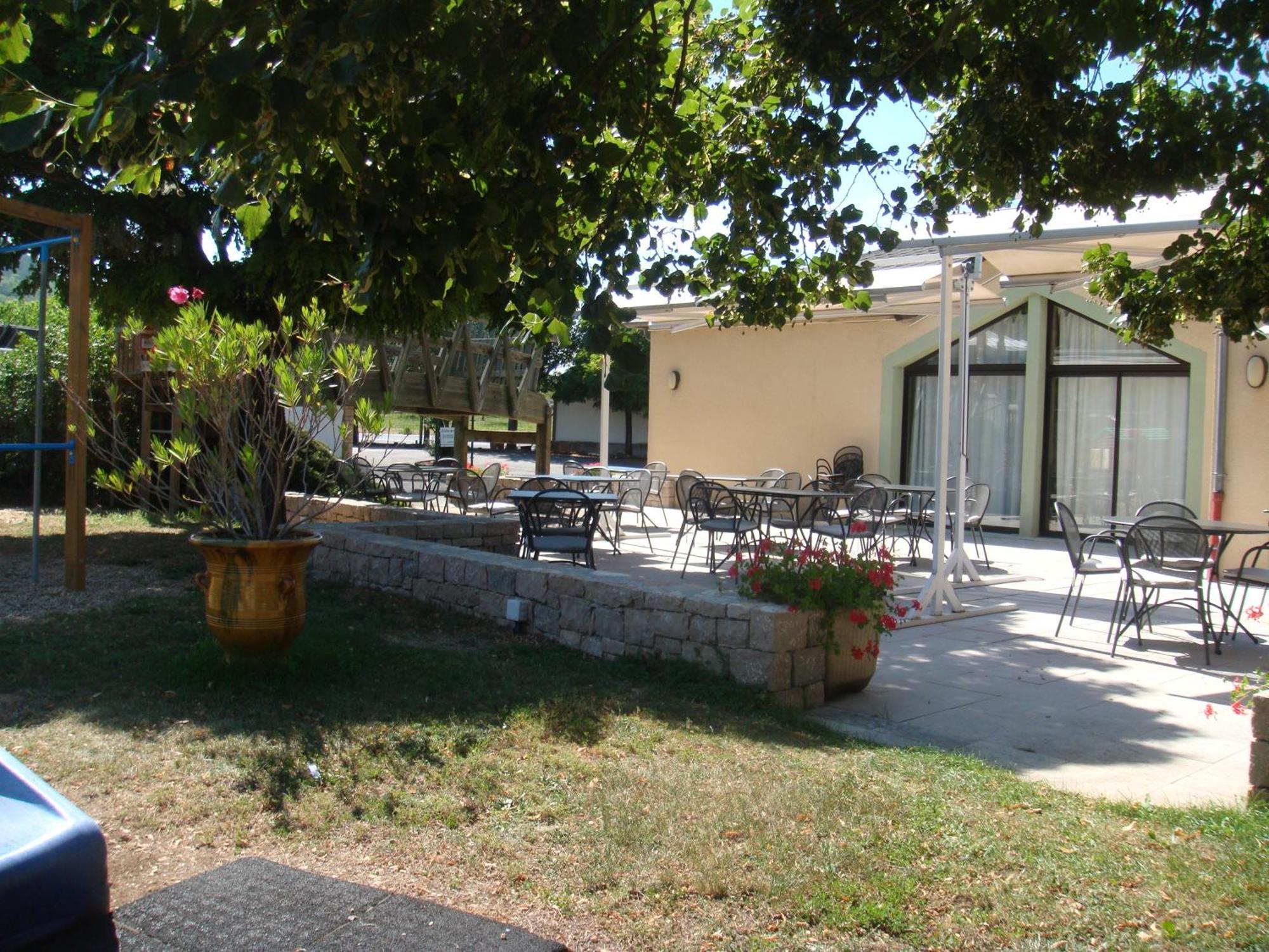 Hotel-Restaurant Le Calice Du Gevaudan - A75 Banassac Zewnętrze zdjęcie