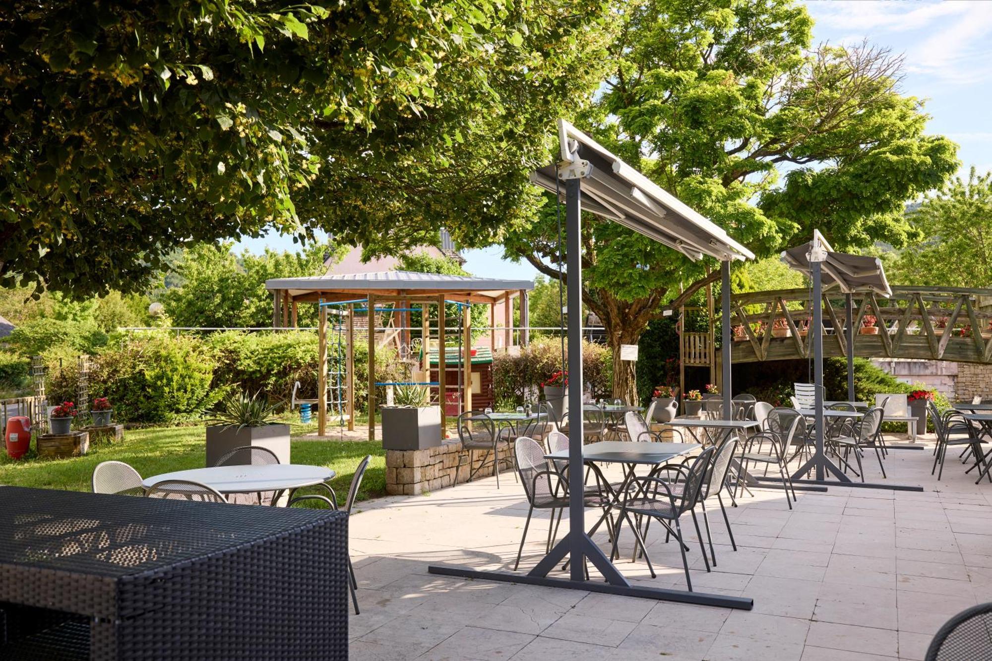 Hotel-Restaurant Le Calice Du Gevaudan - A75 Banassac Zewnętrze zdjęcie