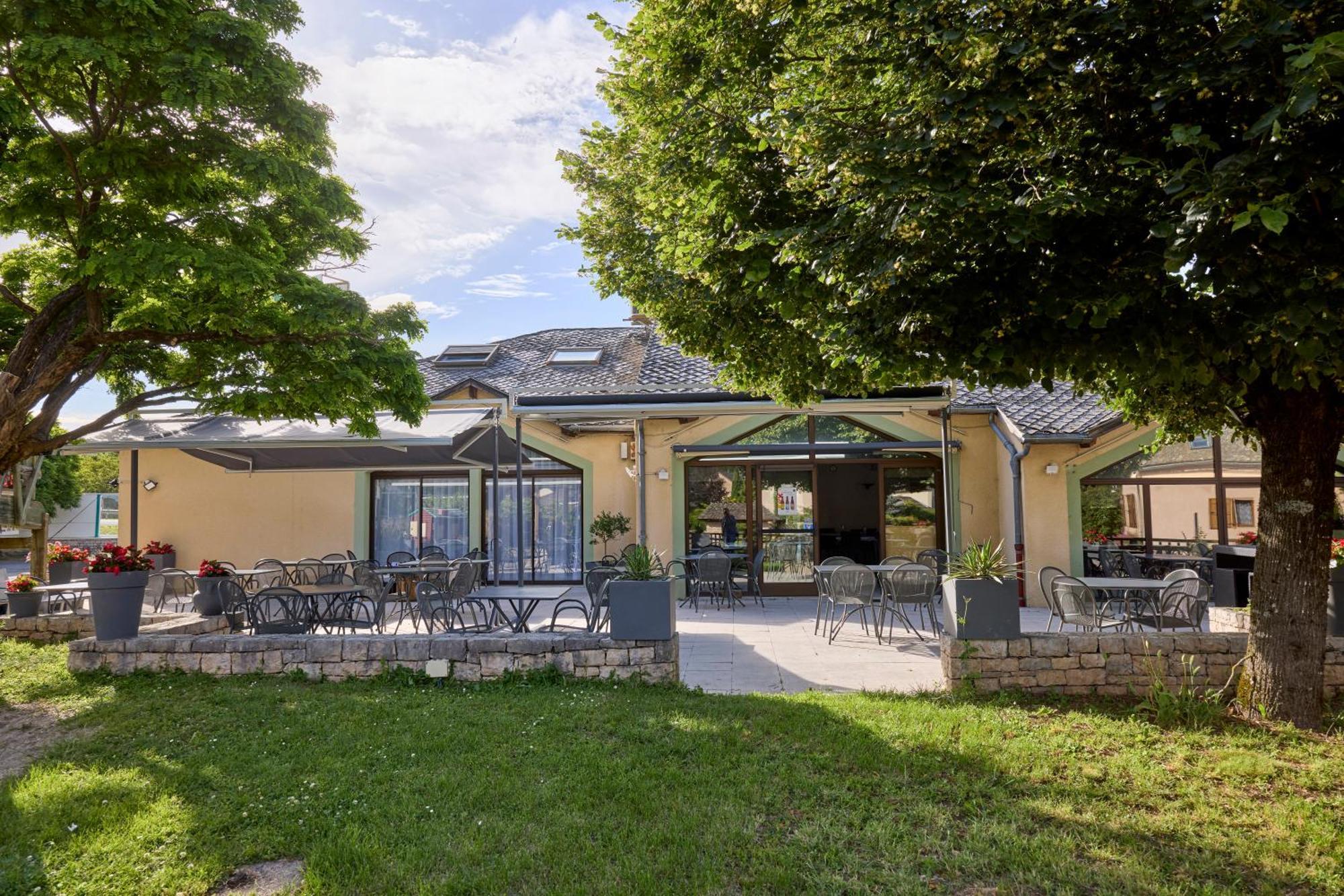 Hotel-Restaurant Le Calice Du Gevaudan - A75 Banassac Zewnętrze zdjęcie