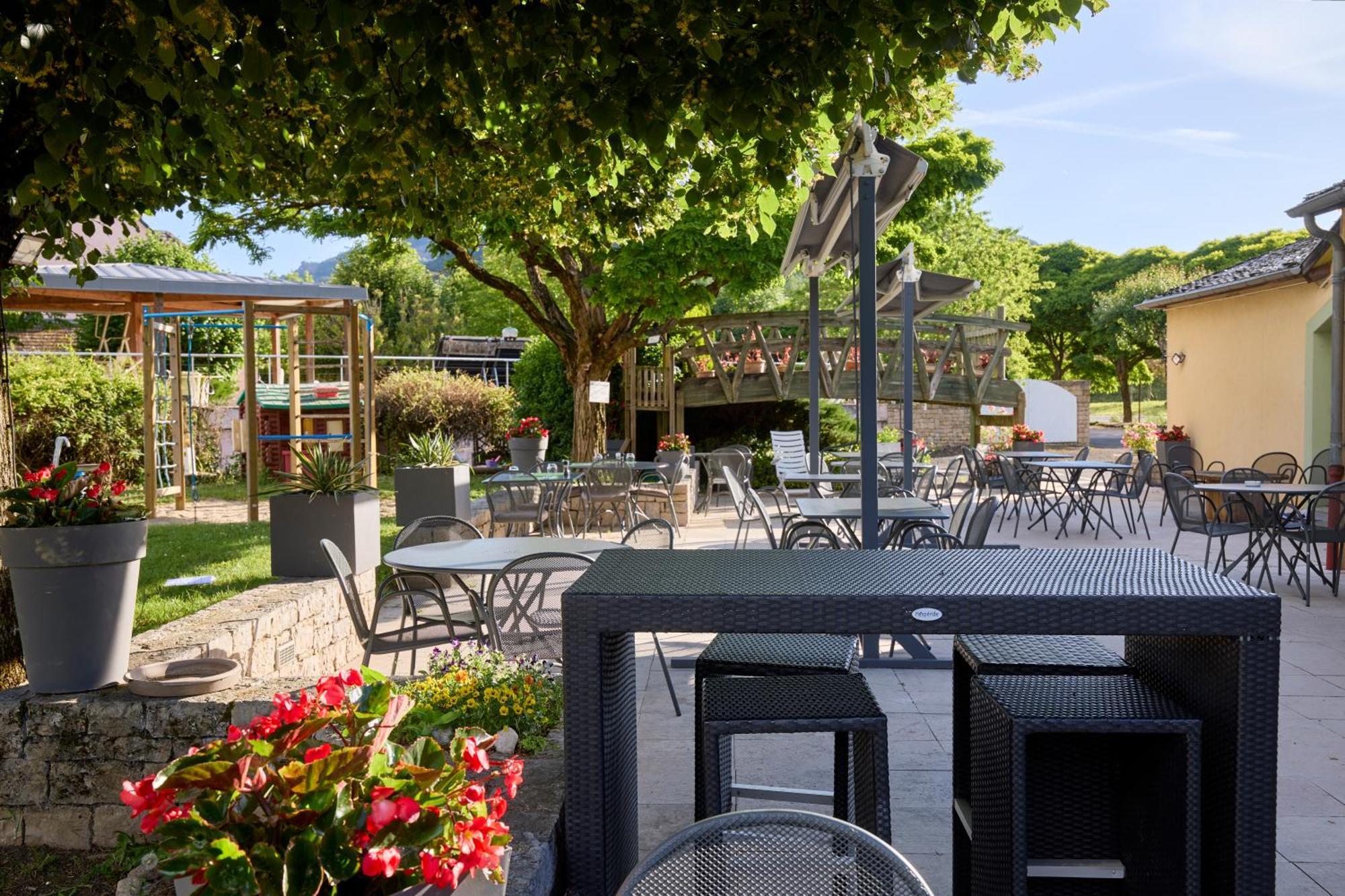 Hotel-Restaurant Le Calice Du Gevaudan - A75 Banassac Zewnętrze zdjęcie
