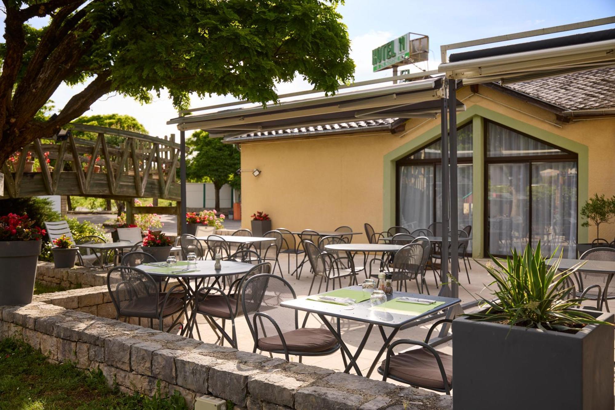 Hotel-Restaurant Le Calice Du Gevaudan - A75 Banassac Zewnętrze zdjęcie