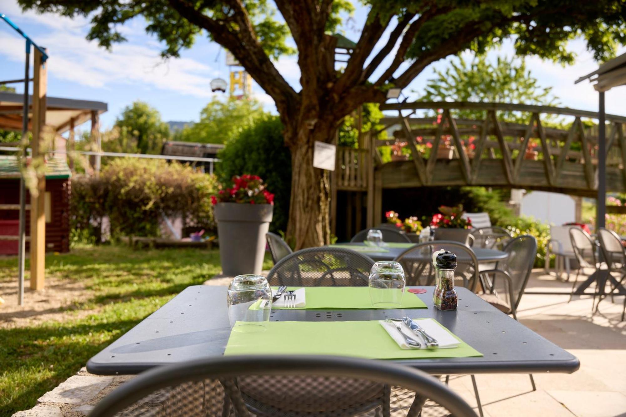 Hotel-Restaurant Le Calice Du Gevaudan - A75 Banassac Zewnętrze zdjęcie