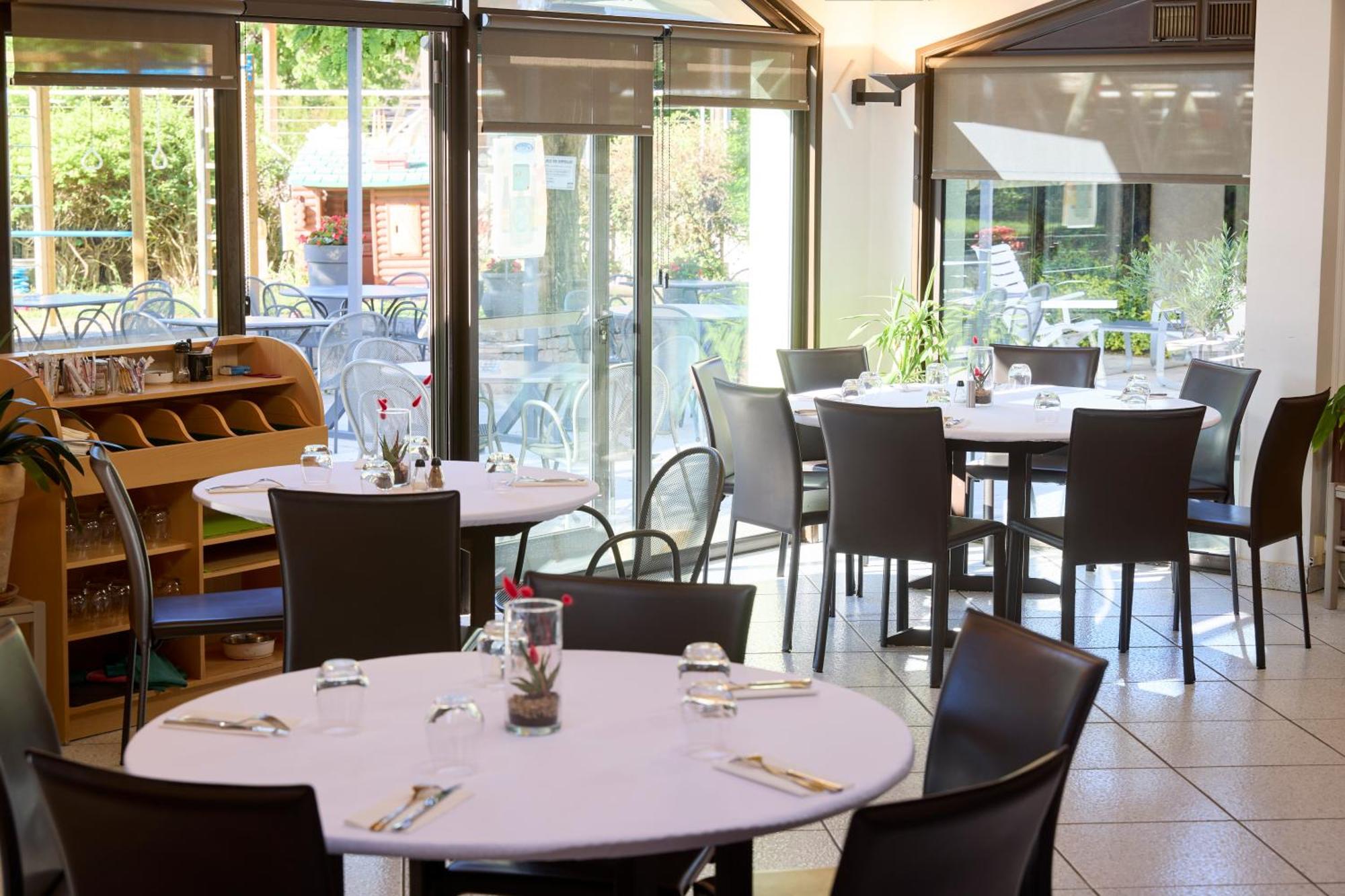 Hotel-Restaurant Le Calice Du Gevaudan - A75 Banassac Zewnętrze zdjęcie