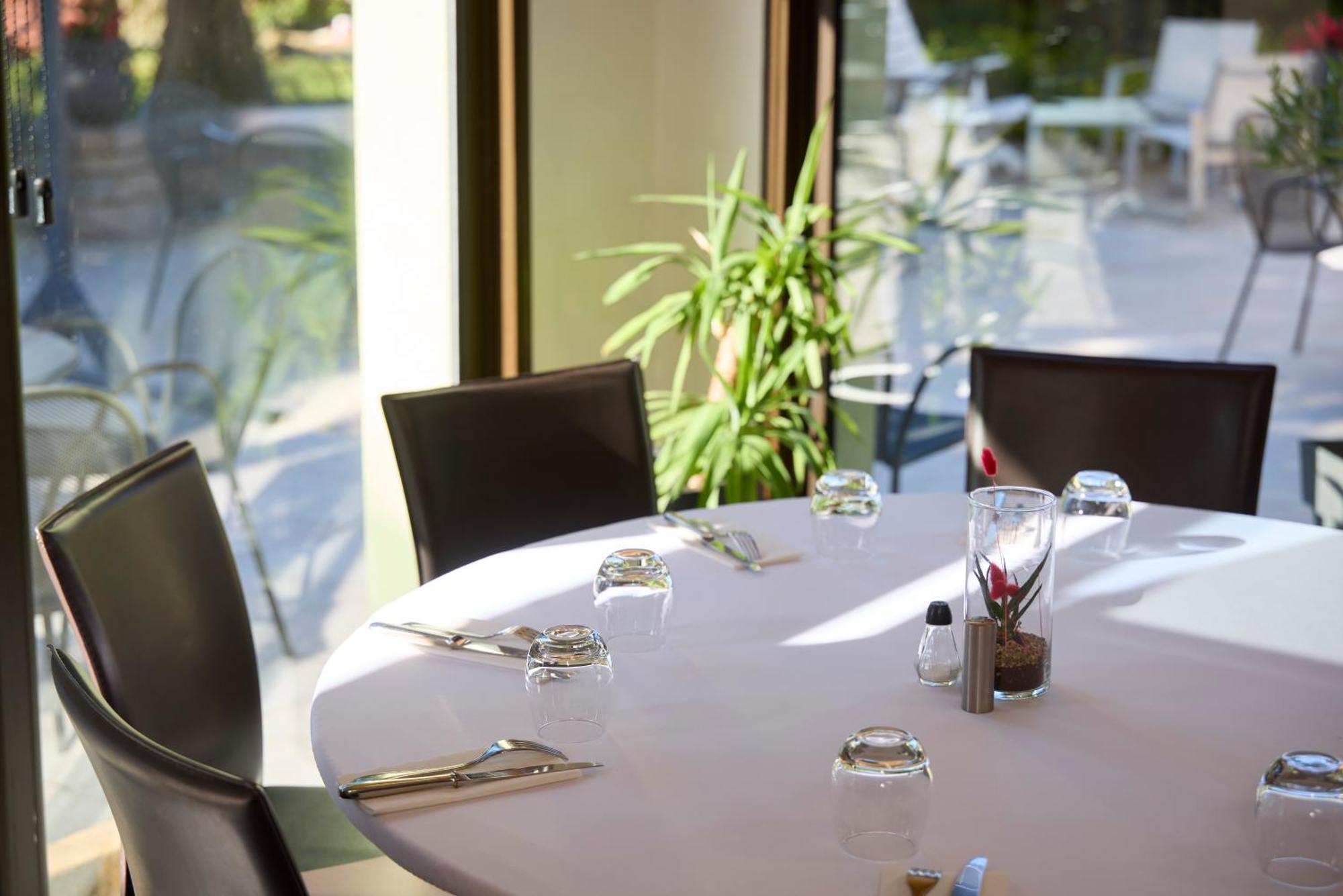 Hotel-Restaurant Le Calice Du Gevaudan - A75 Banassac Zewnętrze zdjęcie