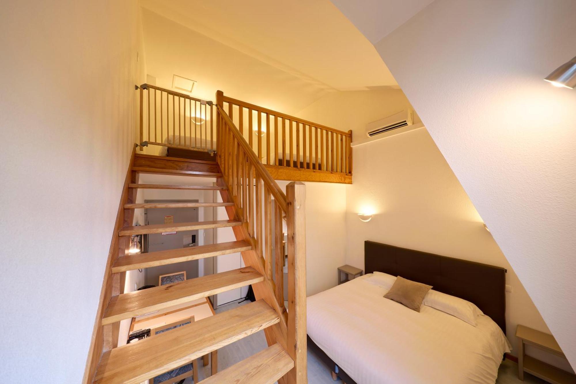 Hotel-Restaurant Le Calice Du Gevaudan - A75 Banassac Zewnętrze zdjęcie