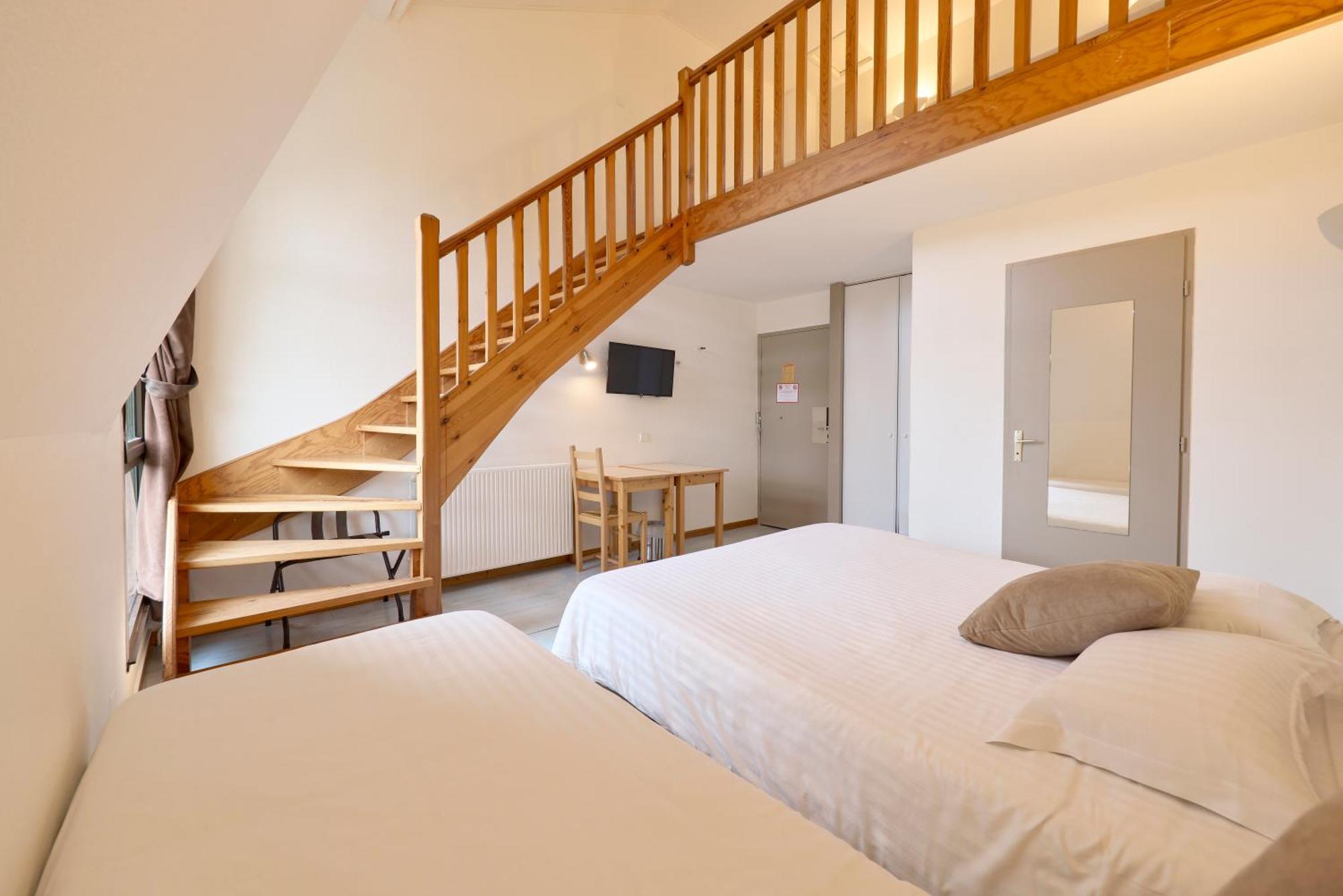 Hotel-Restaurant Le Calice Du Gevaudan - A75 Banassac Zewnętrze zdjęcie