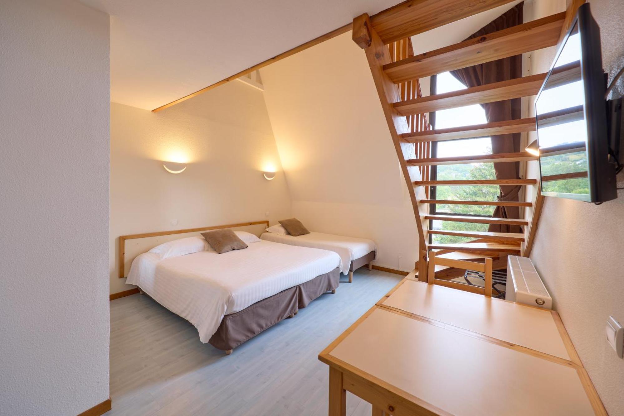 Hotel-Restaurant Le Calice Du Gevaudan - A75 Banassac Zewnętrze zdjęcie