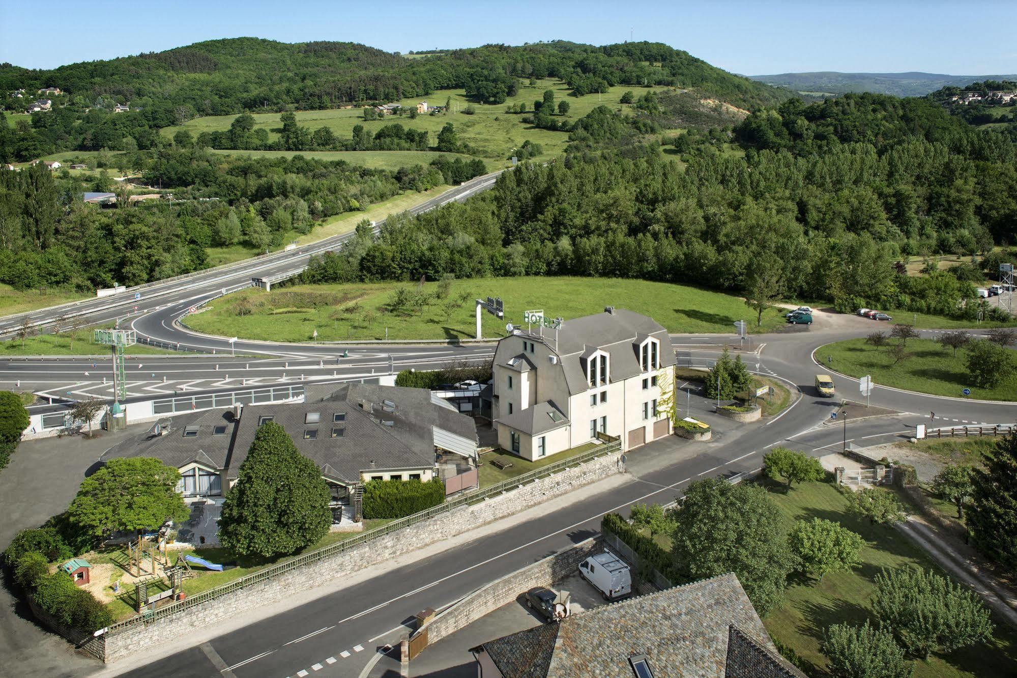 Hotel-Restaurant Le Calice Du Gevaudan - A75 Banassac Zewnętrze zdjęcie
